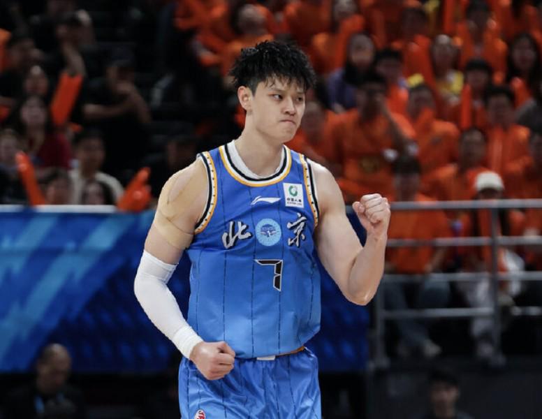 媒体人:刘翔向姚明看齐!或能捞到顶戴花翎 上海运动员敢为天下先